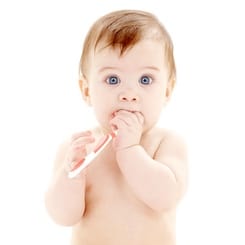 Wie putzt man Baby Zähne richtig